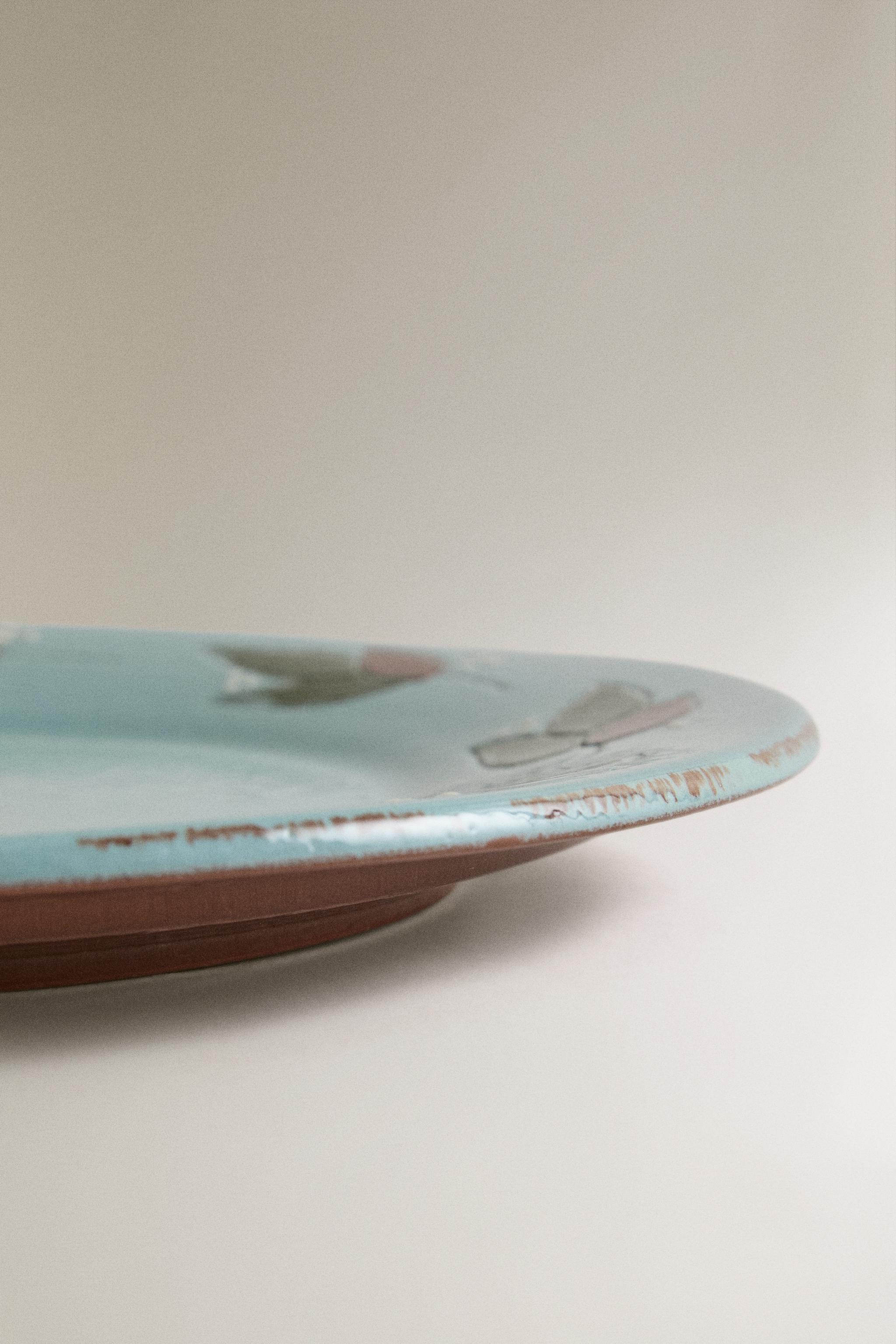 CIRCULAR LEAF EARTHENWARE SERVING DISH